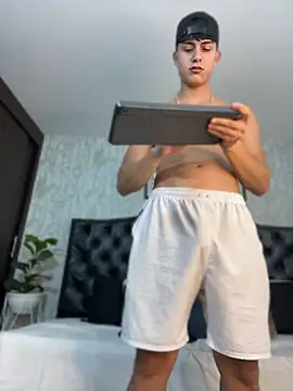 Lander_Cruz's Live XXX Chat