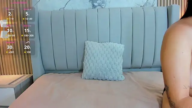 Chat +18 de ROXXYBLOOM ao vivo
