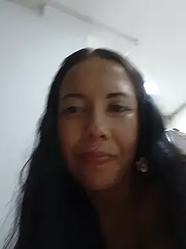 MiaForever1 Adlı Modelin Canlı XXX Sohbeti
