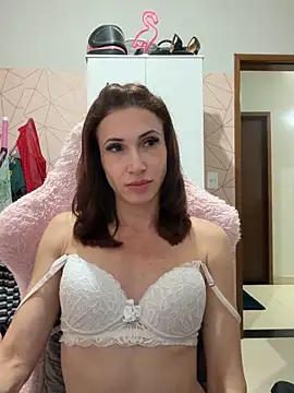 Irresistible24's Live XXX Chat