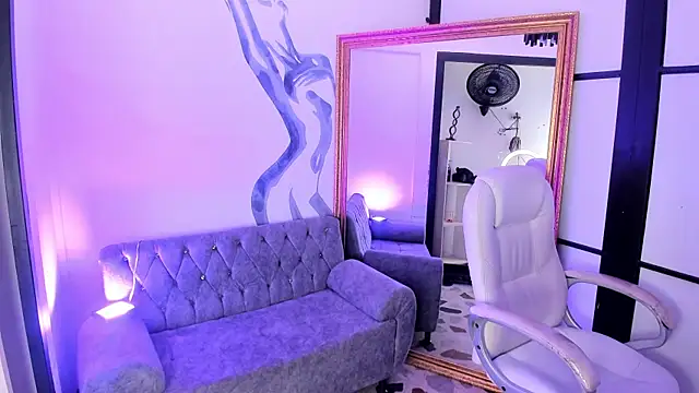 MelodyPrice élő XXX-chatje
