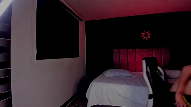 LiamDeep's Live XXX Chat