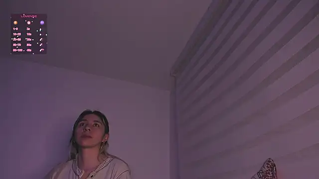 K2xxKrawl Adlı Modelin Canlı XXX Sohbeti