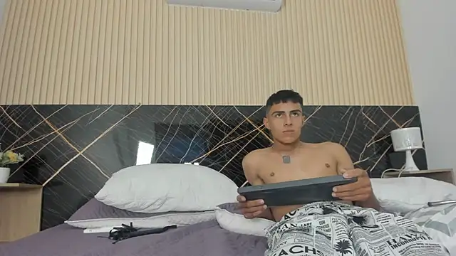 Chatroom XXX en direct de Bruno_fox