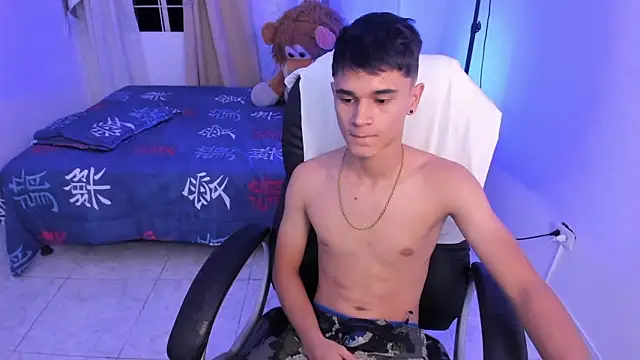 Aron_Boyy Live XXX-Chat