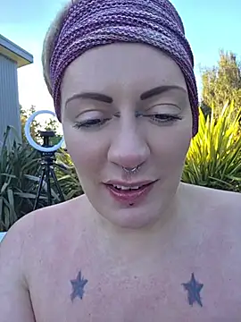 PinkTheHawk live XXX chat