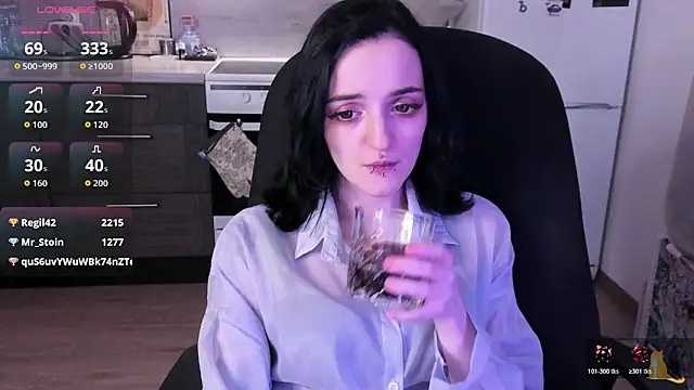 XXX chat uživo modela miura_moon