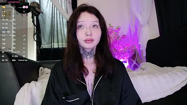 XXX chat uživo modela Lein_Bone