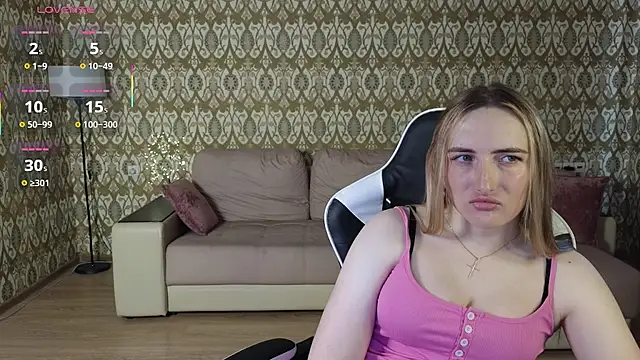 Vi_Luxy Adlı Modelin Canlı XXX Sohbeti