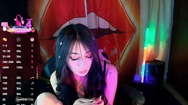 venus-foxy Show in webcam