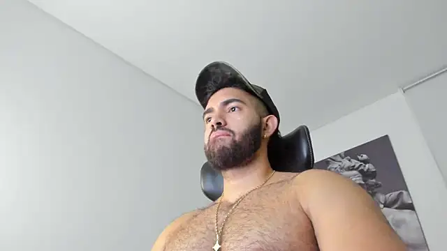 simonleon27 Adlı Modelin Canlı XXX Sohbeti
