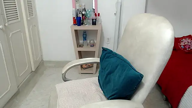 Chatroom XXX en direct de leonela_69