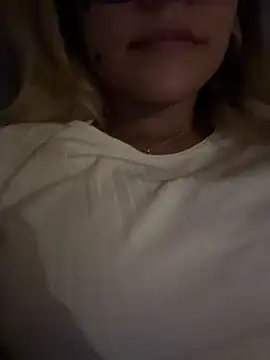 Pretty_roxxyy XXX чат на живо