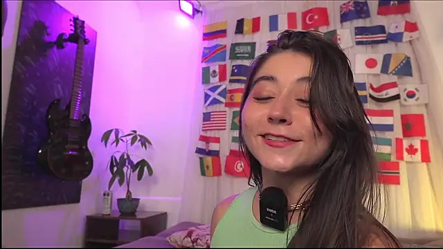 Bellapazzia Chat XXX live