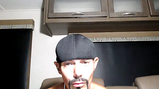 ThickD2C XXX чат на живо