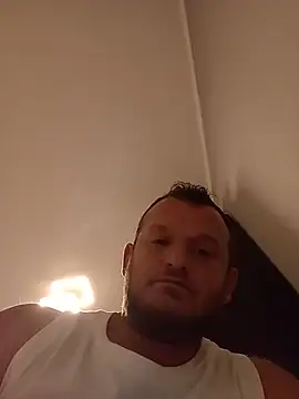 kris1994alb Chat XXX live
