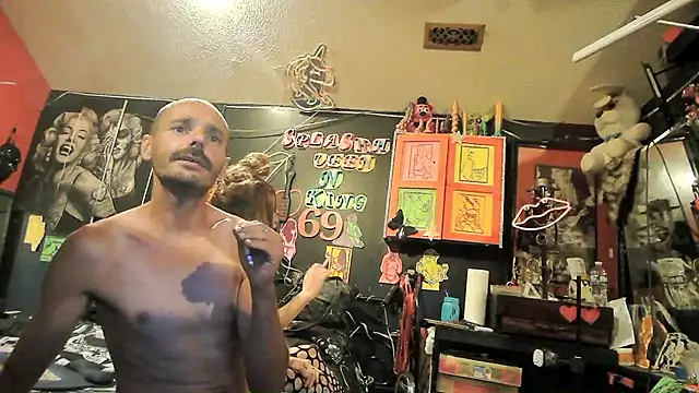Онлайн чат XXX DaddyAndSplashQueen