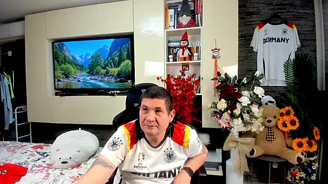 SpartacusDaddy48 Chat XXX live