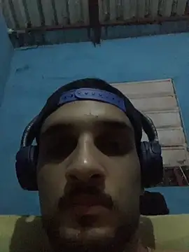 Wicy23 live XXX chat
