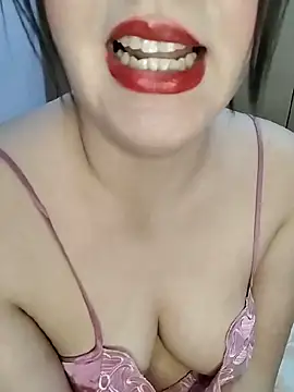 Rawya-34's Live XXX Chat