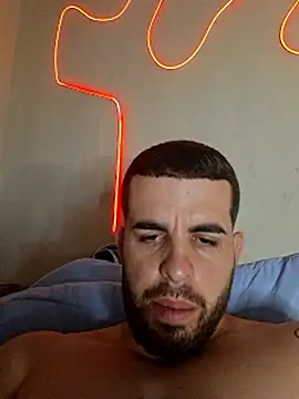 Chat +18 de Cubanotatuado ao vivo
