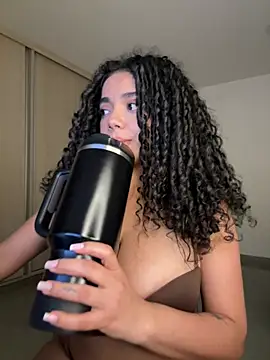 Curlyierr 라이브 XXX 채팅