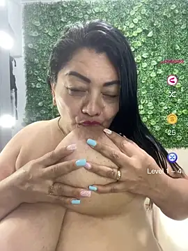 miaboobs19 Live XXX Chat