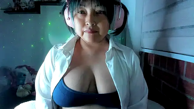 Chat XXX en directo de Shaddycute_