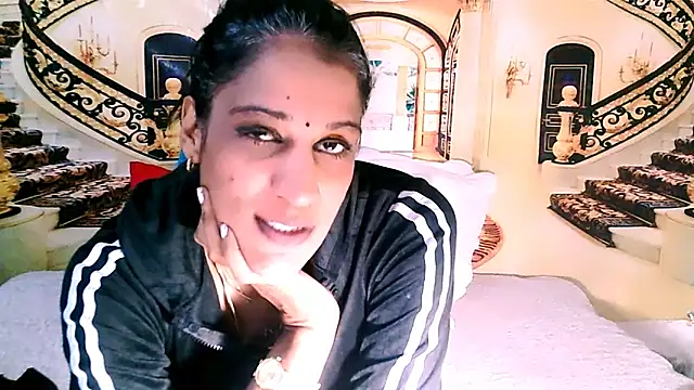 Chat XXX en directo de IndianSexcSmyle