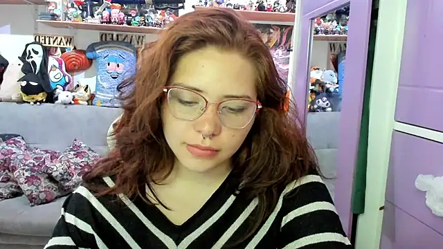Онлайн чат XXX soficammy