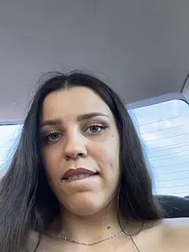 Hottest_Mia élő XXX-chatje