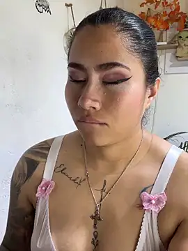 Sweet__Nurse1 élő XXX-chatje