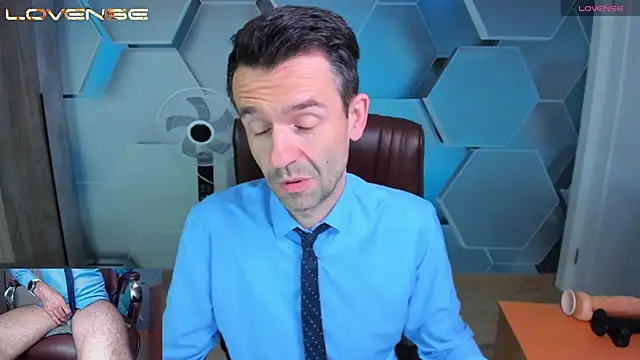 Živý XXX chat SteveTiger
