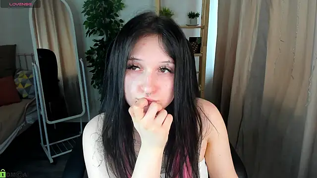 Emma-Blissa's Live XXX Chat