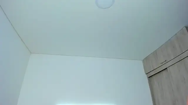 im_sarah34's Live XXX Chat
