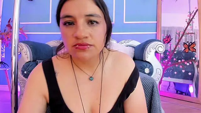 TaraTaylorr's Live XXX Chat