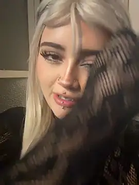 lya_nekko_ Adlı Modelin Canlı XXX Sohbeti