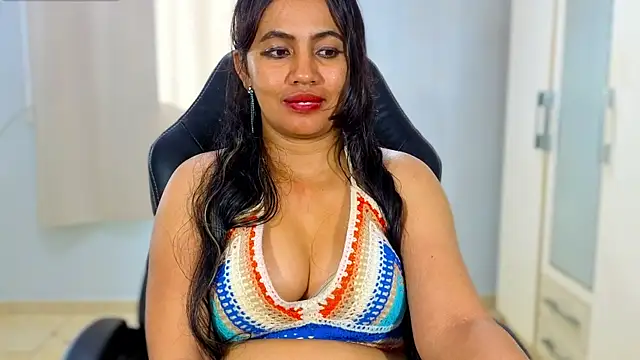 FannyXhot élő XXX-chatje