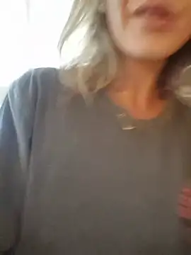 Онлайн чат XXX CelynaRoss
