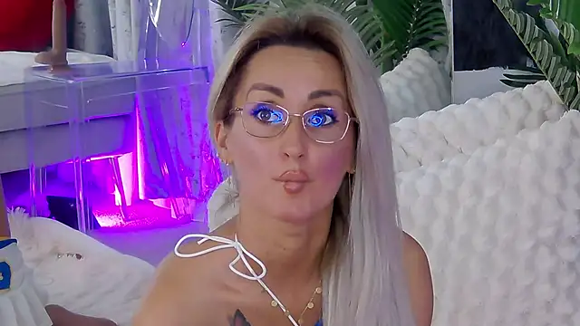 IsabelleEthan's Live XXX Chat