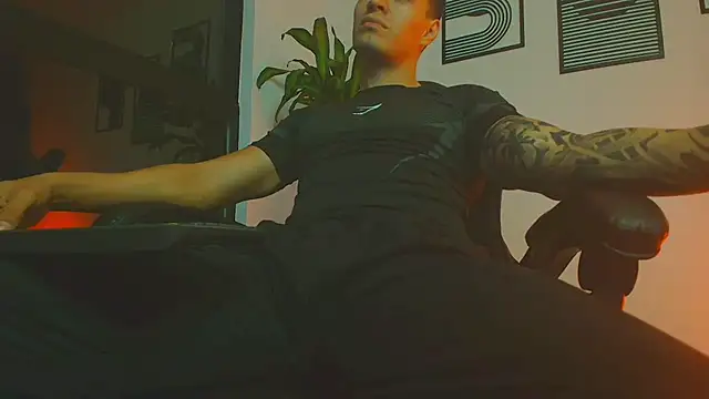 ALPHA_DOMINUS_ Live XXX Chat