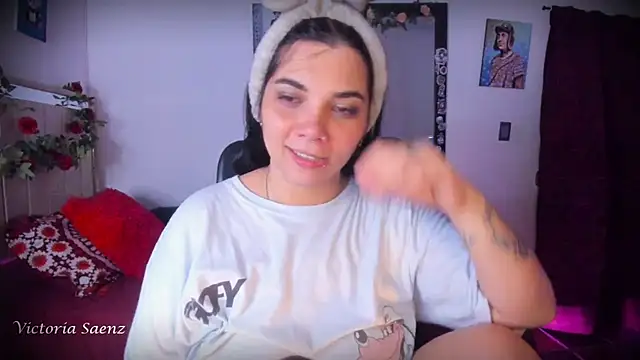 Chat +18 de victoriaasaenz_ ao vivo