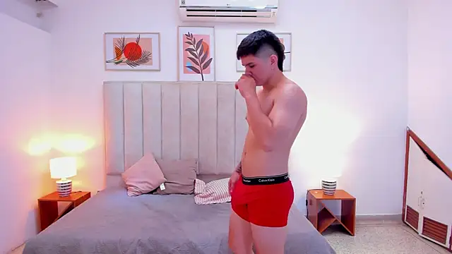 Couple_HotW 即時 XXX 聊天