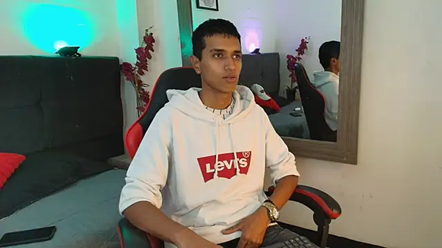 Show modela Alan_Colthon na web-kameri