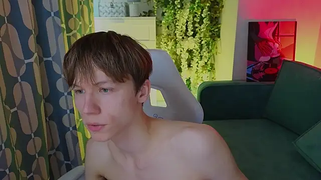 cuMte_boy Chat XXX in diretta