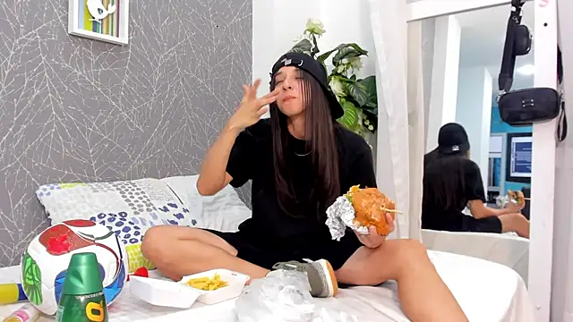 ViictoriiaSaenz's Live XXX Chat