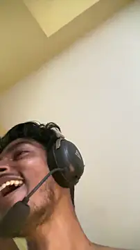 Chat +18 de GunSlay ao vivo