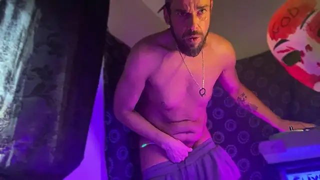 Guyst049 élő XXX-chatje