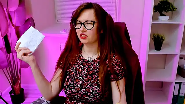 CarolGiggly's Live XXX Chat