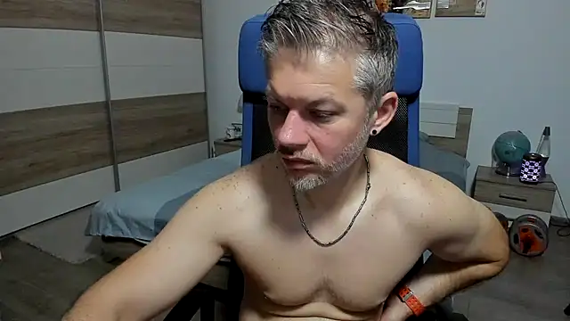 RobbyShawz 即時 XXX 聊天
